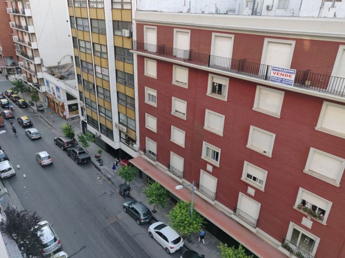 Imagen 2 de 11 de Venta Departamento En Pleno Centro