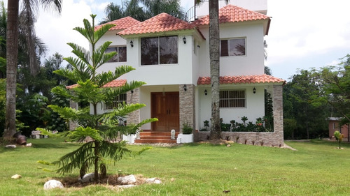 Vendo Casa Campestre En Vacacional Colinas De Minas En La Autopista Duarte, República Dominicana