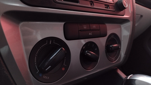 Imagen 8 de 14 de Volkswagen Jetta 2016 2.0 Live At