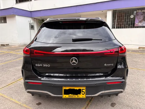 Vehículo 100% Eléctrico De Lujo Con Rendimiento Excepcional.