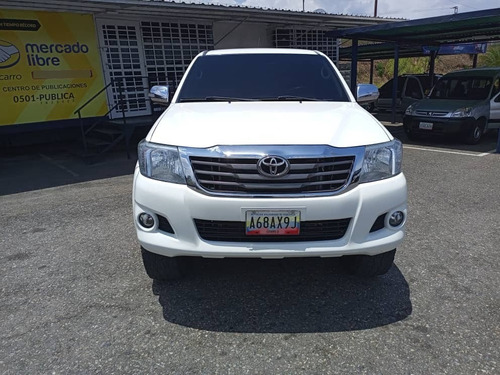 Imagen 2 de 13 de Toyota Hilux 4x4