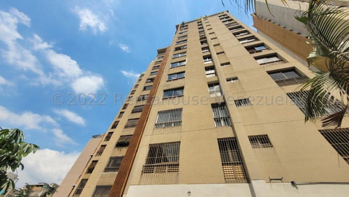 Bello Y Amplio Apartamento En Venta Los Palos Grandes Caracas 23-32492