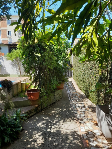 Propiedad, Casa, Duplex Y 4 Monoamb., 5 Cdras Centro Posadas