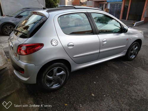 Peugeot 207 2011 1.4 Quiksilver Flex 5p
