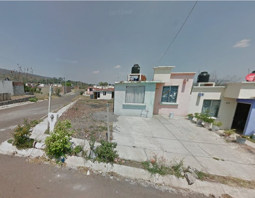 Casa Adjudicada Ubicada En José Sixto Verduzco, Conjunto Habitacional Ario De Rayón, Mich. Sk04