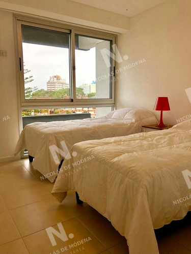 Imagen 9 de 20 de Apartamento 3 Dormitorios Atrás De Enjoy - Punta Del Este Mansa