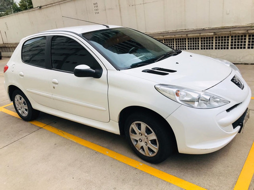 Peugeot 207 1.4 Active Flex 4p 2014