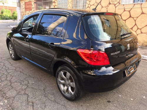 Peugeot / 307 Presence Pack 1.6 Flex - 2009/2010