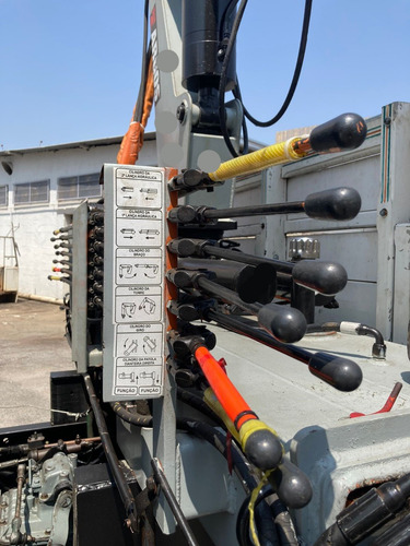 Vw 13-180 Worker Ano 2006 Com Munck 12.5t