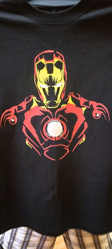 Playera Color Negro Con Estampado De Iron Man En Vinil Texti