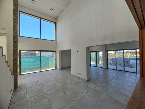 Casa En Venta En Barrio Privado Las Cortaderas 2