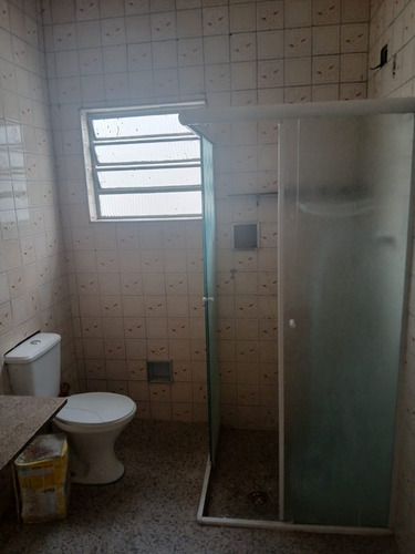 Duas Casas À Venda Ótima Localização Na Penha!