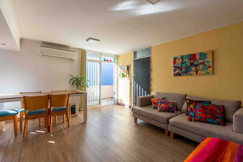 Departamento De 2 Dormitorios En Venta, La Plata
