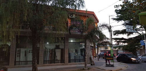 Venta Local Excelente Esquina Sobre Nicolás Repetto A Mts. Del Puente Santa Rosa