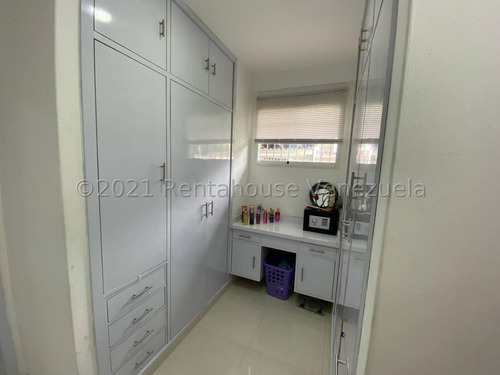 Imagen 8 de 17 de Casa Totalmente Remodelada Ubicada En Santa Paula 22-920