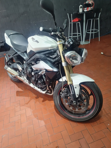 Imagem 11 de 12 de Triumph Street Triple 675