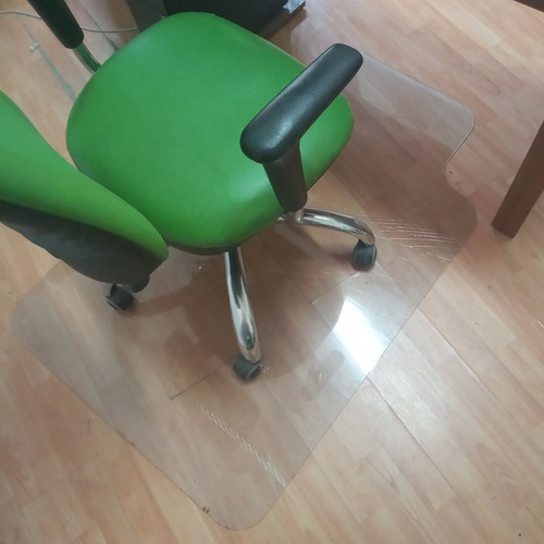 Imagen 1 de 2 de Alfombra Protector De Piso Para Escritorio Cristal C/solapa