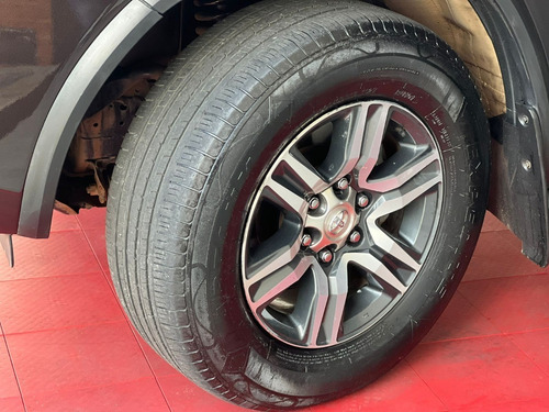 Imagem 12 de 13 de Toyota - Hilux Sw4 2.7 16v 4p Flex Sr 7 Lugares Automático