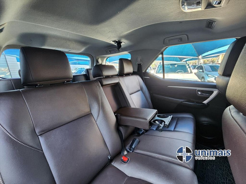 Toyota Hilux SW4 2.7 SRV 7 LUGARES 4X2 16V FLEX 4P AUTOMÁTICO