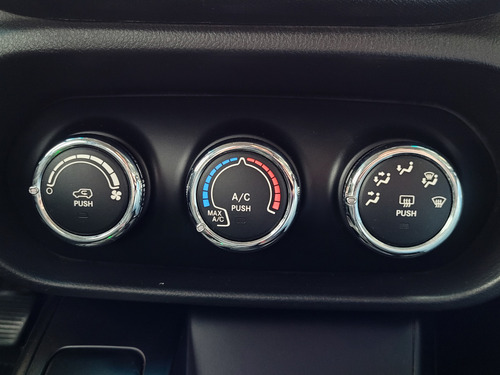 Fiat Toro 1.8 Endurance 16v Flex 4x2 Aut. 4p