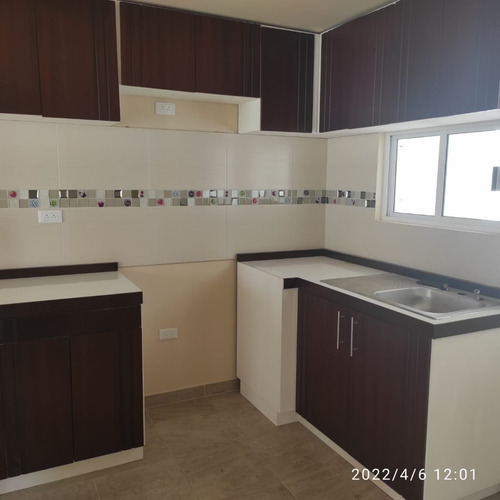 Imagen 5 de 18 de Casa Nueva De Miraflores Ocotlan Tlaxcala Cuatro Recamaras Y Roff Garden Est. 4 Coches Una Recamara Master En Planta Baja Y Tres En Planta Alta La Recamara Principal Con Baño Y Terraza