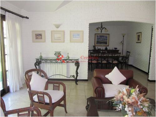 Venta - Muy Linda Residencia En Barrio Lugano, - Ref: 1072