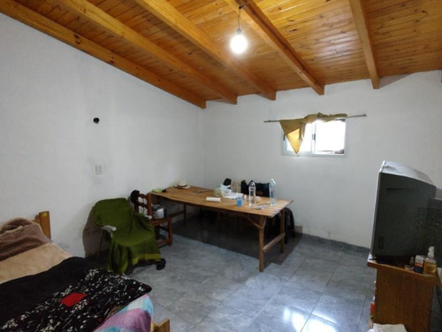 Imagen 7 de 13 de Casa De Dos Dormitorios En Calle Congreso, Amplio Terreno !