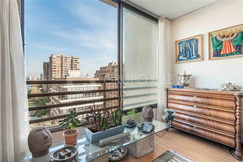 Imagen 4 de 17 de Departamento En Venta De 3 Dorm. 2 Baños Metro Colón