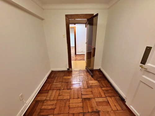 Jaime Eyzaguirre/alameda - Oficina 1er Piso 4 Privados+salon