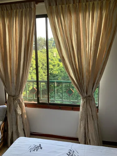 Venta Espectacular Apartameno Sur De Cali.barrio Quintas De Don Simon. Quinto Piso, Sin Ascensor. Parqueadero Propio Cubierto. 88 Mts.