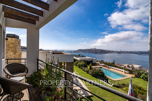 Increíble Casa Mediterranea En Venta Con Gran Terr...