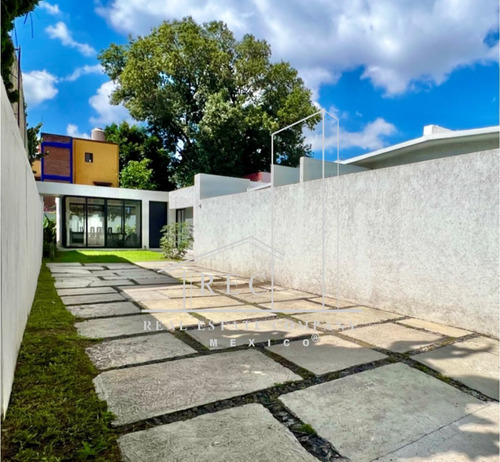 Hermosa Casa En Venta - Enorme Jardín, Diseño En Una Planta