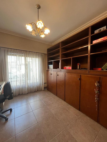 Casa En Inmejorable Zona!!