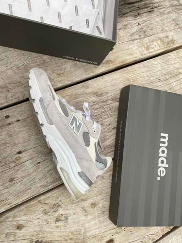 Tênis New Balance 992 Branco/cinza