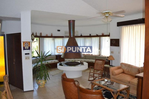 Imagen 2 de 10 de Casa En Venta - Lugano