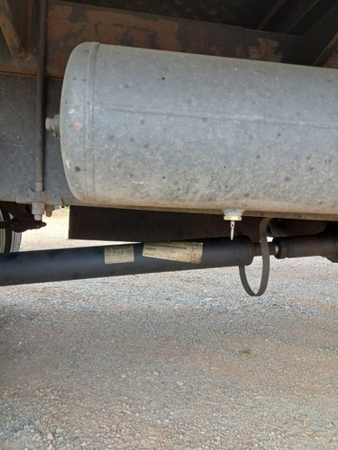 Imagem 7 de 9 de Volkswagen 24-250 6x2 Ano 2011/12 / No Chassi