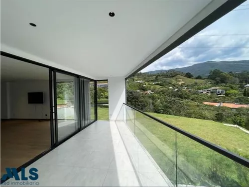Hermosa Casa Moderna En El Escobero(mls#242569)