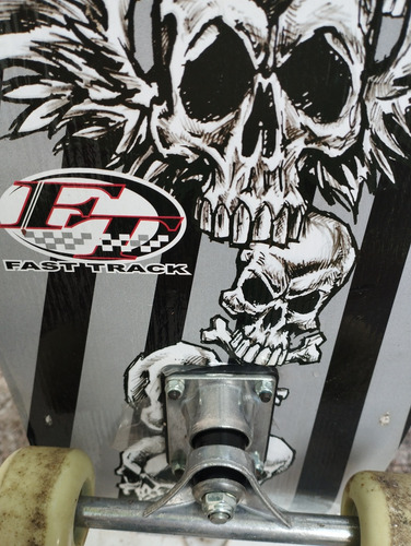 Ofertón!!! Patineta Skateboard 4 Ruedas Blancas Plateados (Usado)