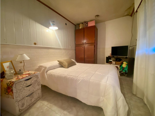 Latorre Prop. Vende Local C/ 2 Viviendas - Zona Hpc