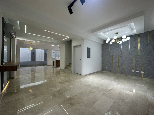 Leidy Galviz Vende Townhouse En Mañongo Cod 206627