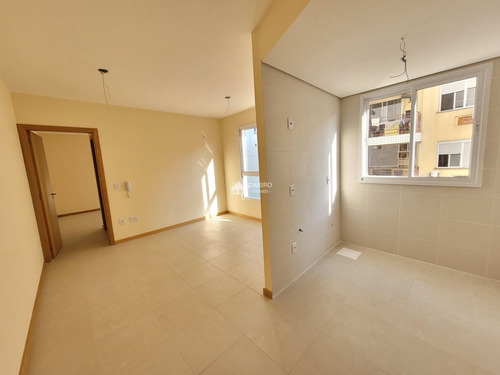 Imagem 3 de 12 de Apartamento Na Planta De 1 Dormitório Para Venda Em Santa Maria Próximo A Praça Dos Bombeiros - 989926