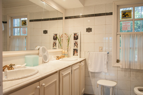 Casa En Venta De 4 Dormitorios En Beverly Hills