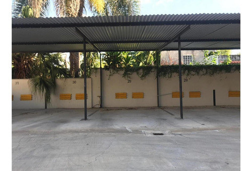 Imagen 2 de 5 de Cocheras En Buena Ubicacion Y Precio