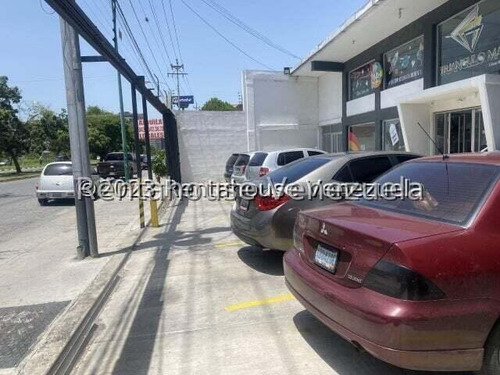 Dennymar, Alquila Local Comercial Ubicado En Mini Centro Comercial Al Este De La Ciudad, Ofreciéndote La Oportunidad De Invertir Y Llevar Tu Empresa A Otro Nivel Contáctame Y Hagamos Negocios B5675b