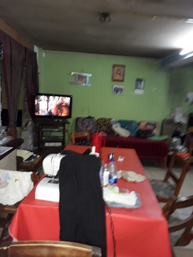 Chalet Dos Plantas 4 Ambientes Con 2 Baños Con Cochera