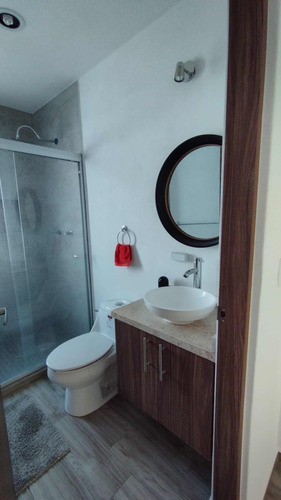 Reestrena Casa Súper Amplia Y Con Excelente Distribución
