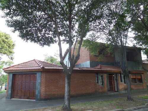 Casa 5 Ambientes. | La Paz 3806
