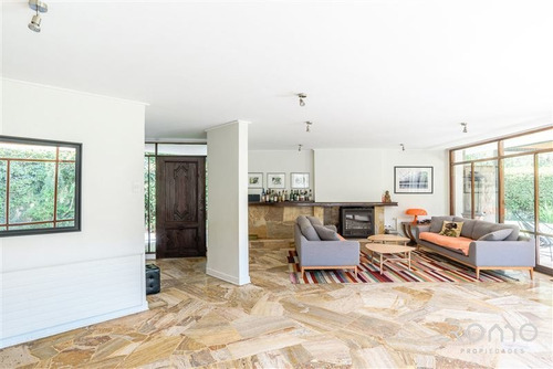 Casa En Venta De 4 Dorm. En Vitacura
