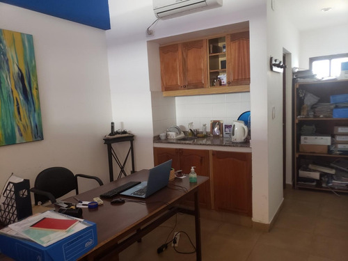 Imagen 7 de 17 de Local Comercial Muy Bien Ubicado - Zona Macrocentro