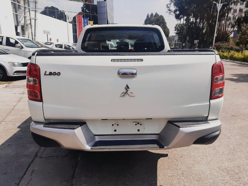 Imagen 6 de 6 de Mitsubishi L200 2018 2.4 Cabina Doble 4x2 Mt